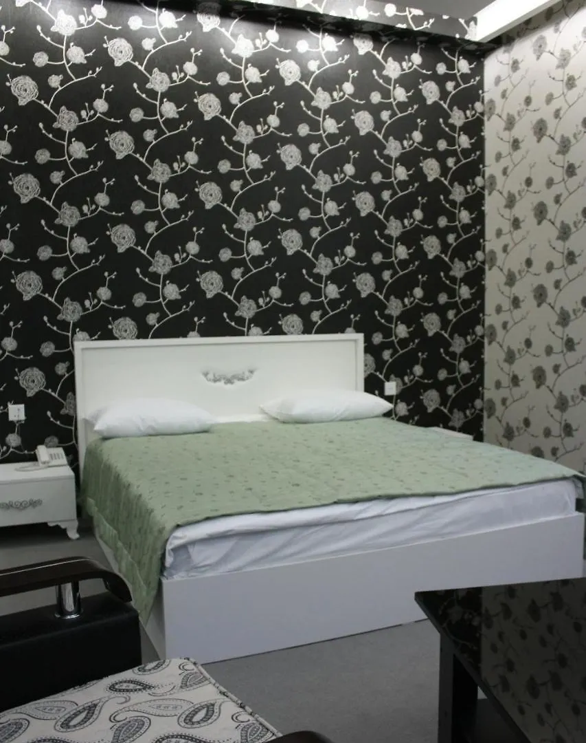 Titanik Hotel Baky