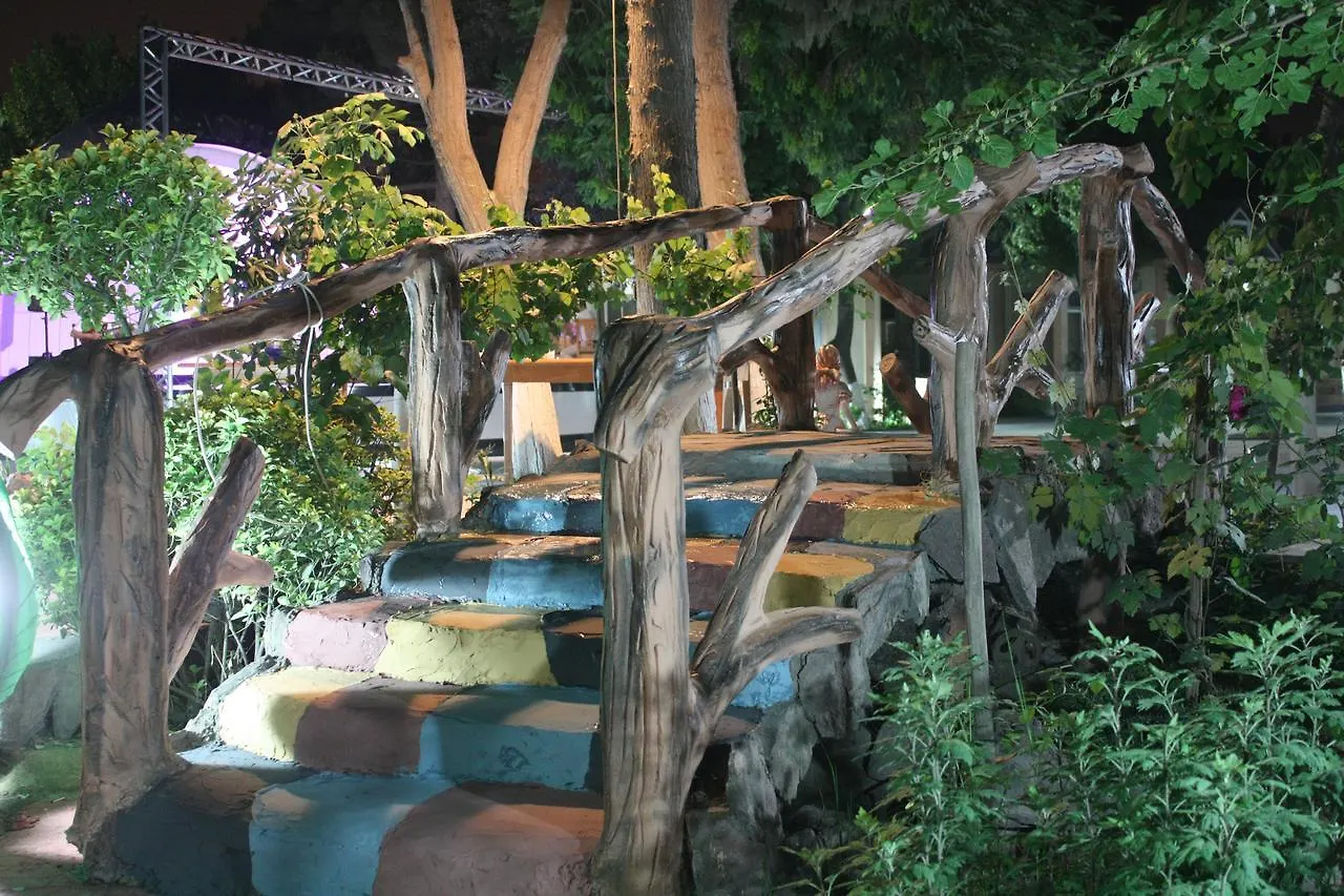 Titanik Hotel Baky
