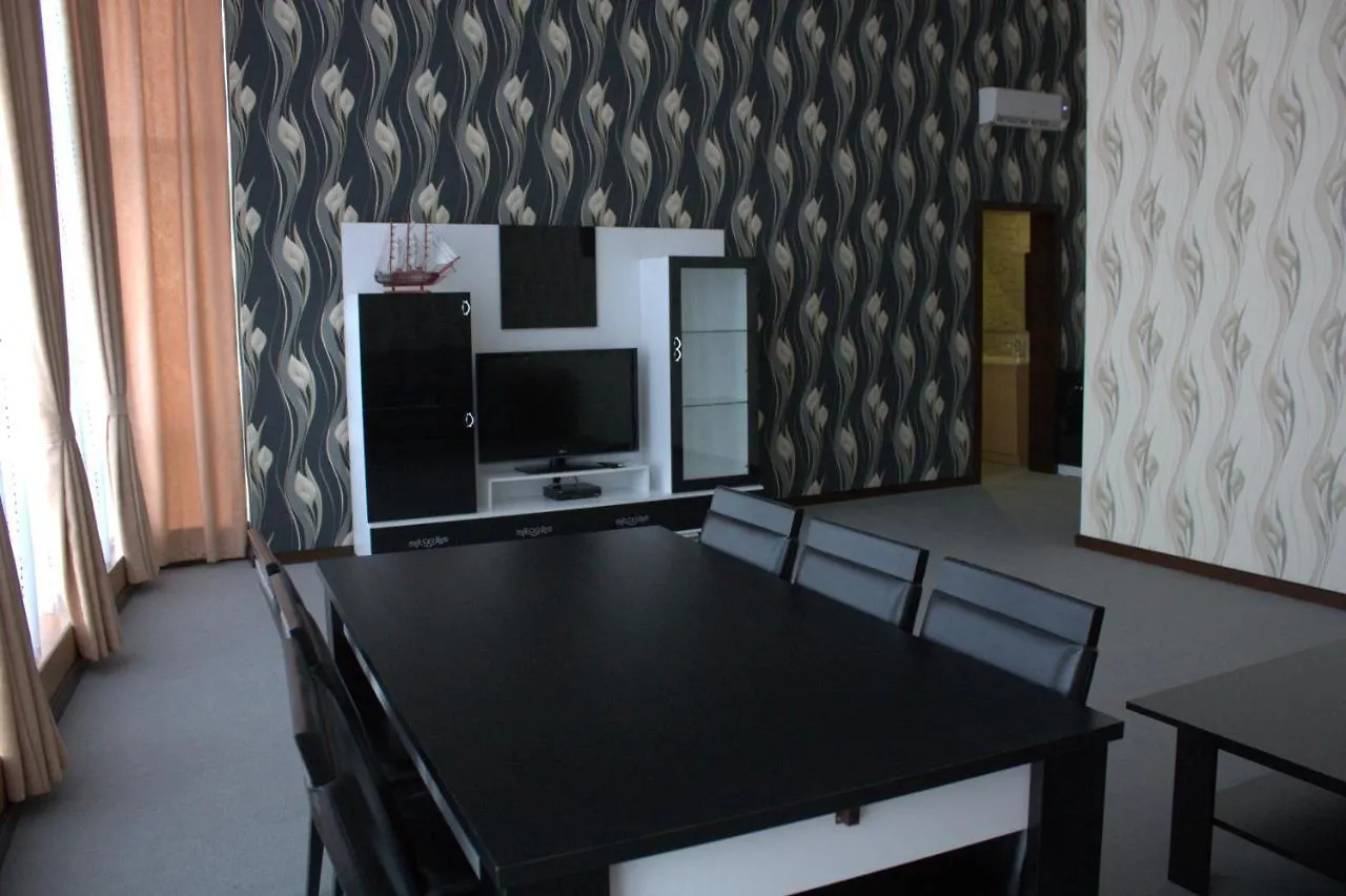 Titanik Hotel Baky